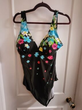 NWT AZUR Floral V-Neck One-Piece Swimsuit Tummy Control Plus Size 3X